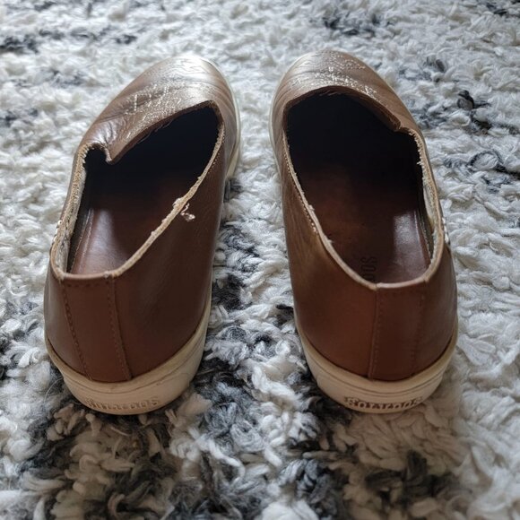 Embroidered Leather slip-ons - Soludos - Picture 5 of 6